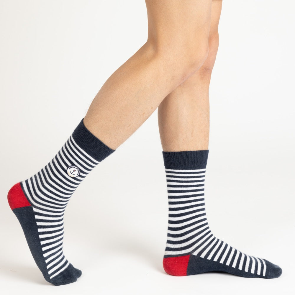 Chaussettes marine nationale rayées portées homme