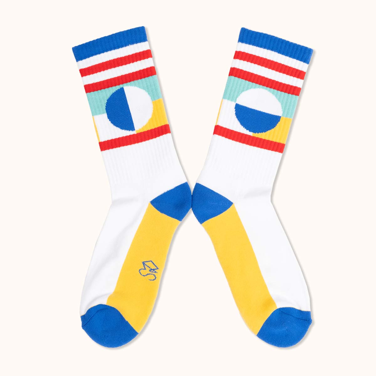 Chaussettes de sport Séverine Dietrich packshot jaune rouge bleu et blanche