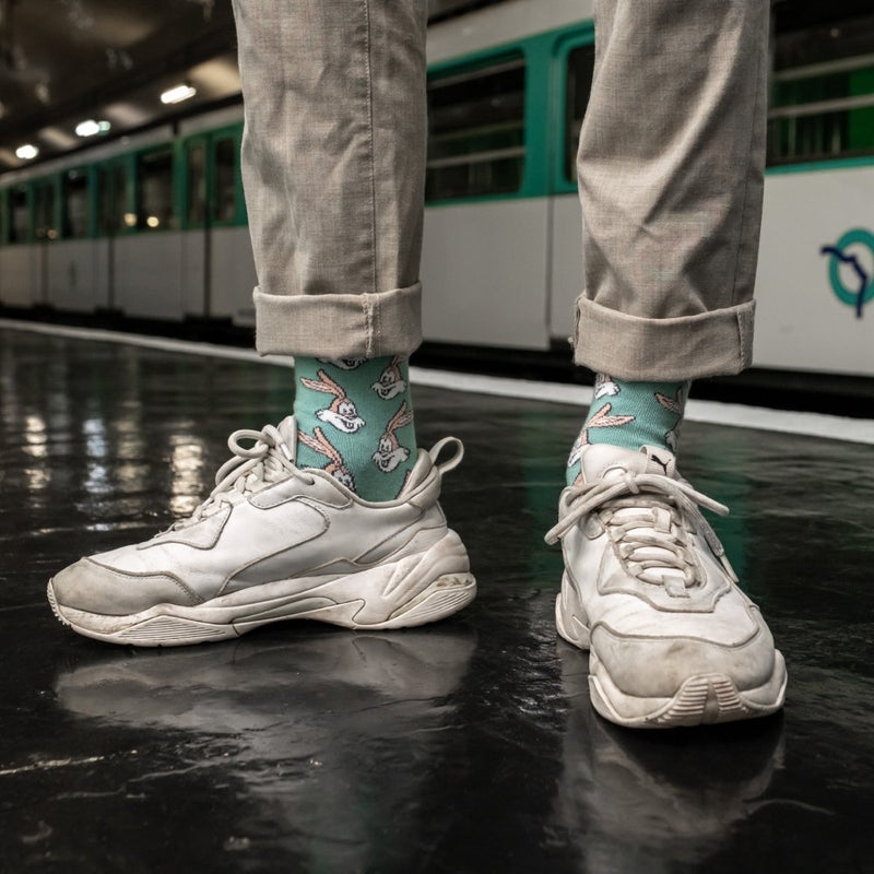 Chaussettes RATP vert portées métro