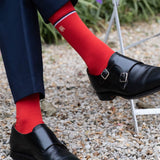 Chaussettes elysee recyclees rouges portées dehors 2